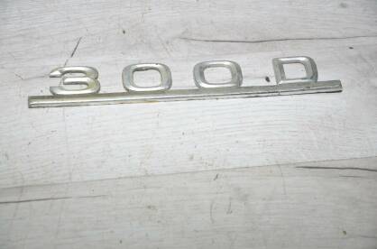 Emblemat  Mercedes  W123 300 D