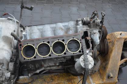 Blok silnika dół tłoki wał korbowy  Mercedes w126 SEC w126 500 5.0 V8 SEC SE SEL M117.965